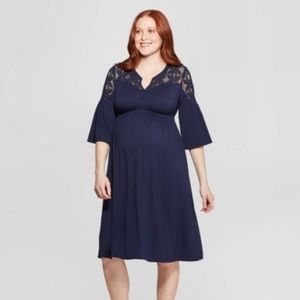 NWT - Ingrid & Isabel L maternity dress